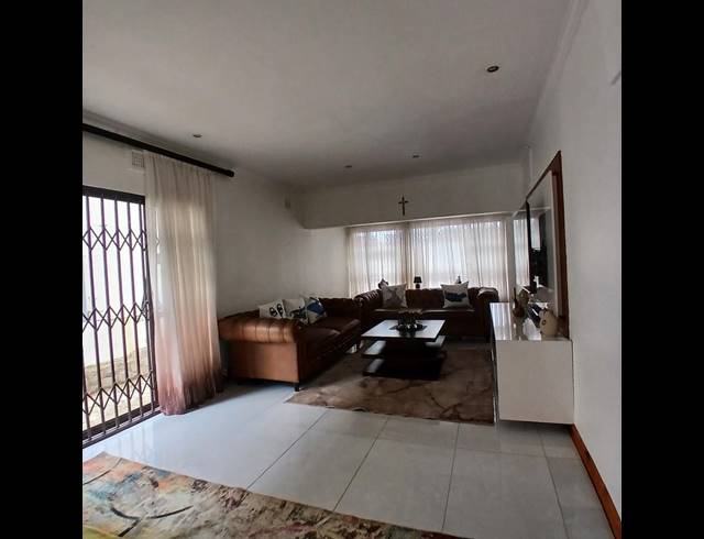 3 BEDROOM HOUSE FOR SALE IN WOODLANDS